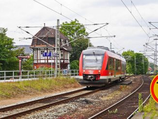 Landrat fordert klare Pläne für RB10 nach monatelangen Störungen im Rheingau