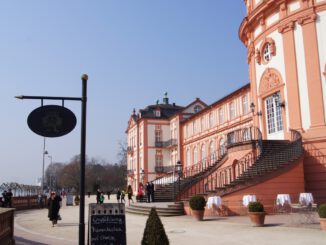 Weinfest im Schloss Biebrich präsentiert Rheingauer Vielfalt