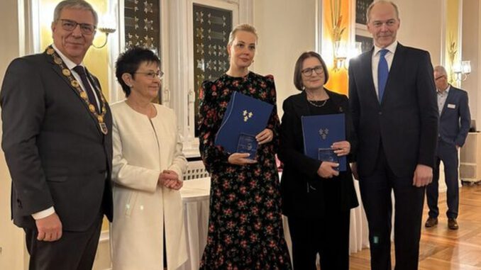 Wiesbaden ehrt russische Menschenrechtsaktivistinnen und zwei Lebensretter