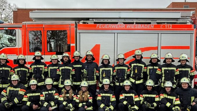 Wiesbaden nimmt Grundausbildungslehrgang wieder auf: 23 neue Einsatzkräfte qualifiziert