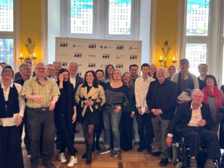 Wiesbaden startet inklusives Kunstprojekt mit Tandems, Film und Auktion