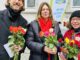 Wiesbaden verteilt Fairtrade-Rosen zum Valentinstag und weist auf faire Lieferketten hin