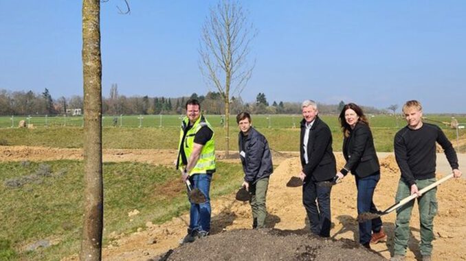 Zentrale Grünanlage in Bierstadt Nord erhält 83 neue Bäume Zentrale Grünanlage in Bierstadt Nord erhält 83 neue Bäume